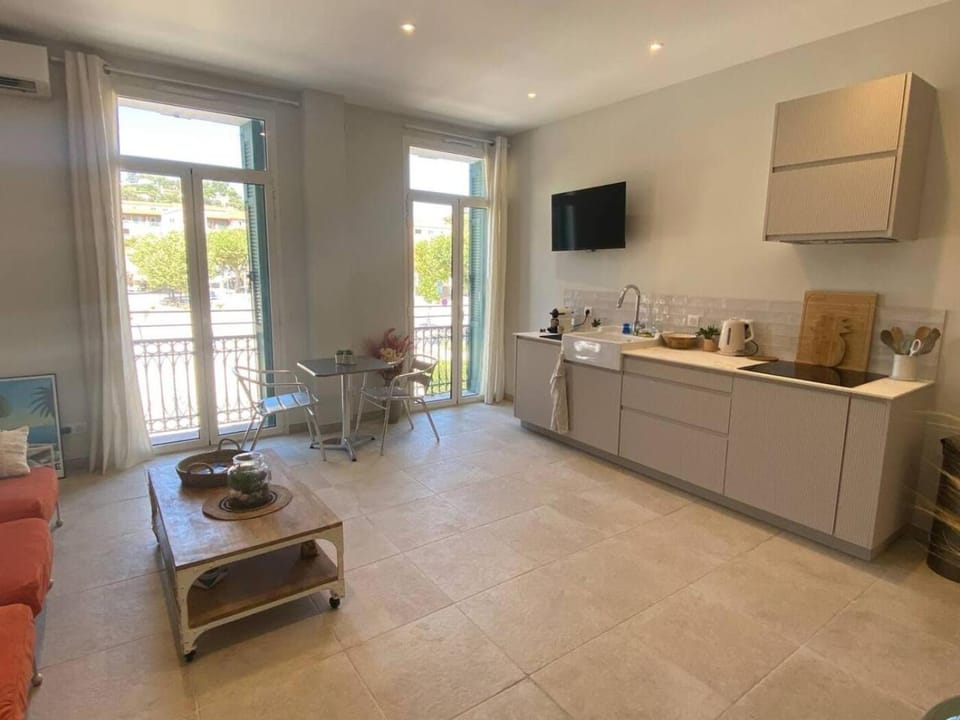 Living room, kitchen