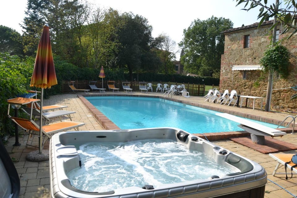 Hot Tub, Hot Tub, Pool view, Swimming pool
