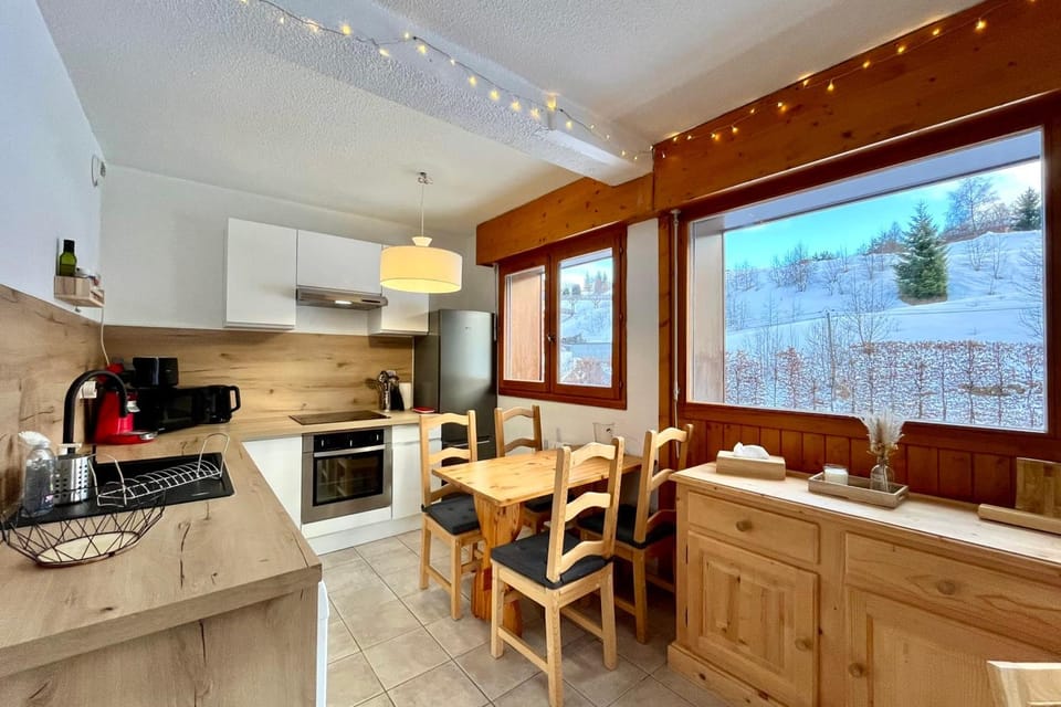 Apartment with mountain and slope views Apartment in Combloux