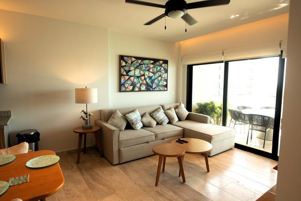 Balcony/Terrace, Living room, Decorative detail, Seating area, Dining area