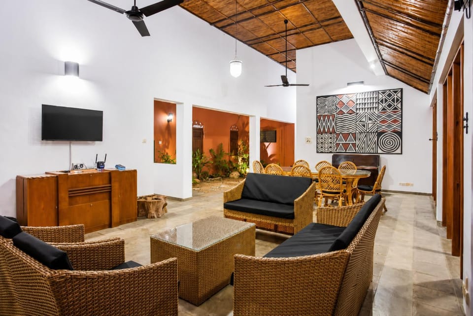Serenity Lake Front Villa Bed and Breakfast in Western Province