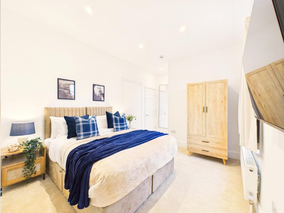 *NEW* Artisan Court | Central | Modern | Parking Apartment in Cheltenham