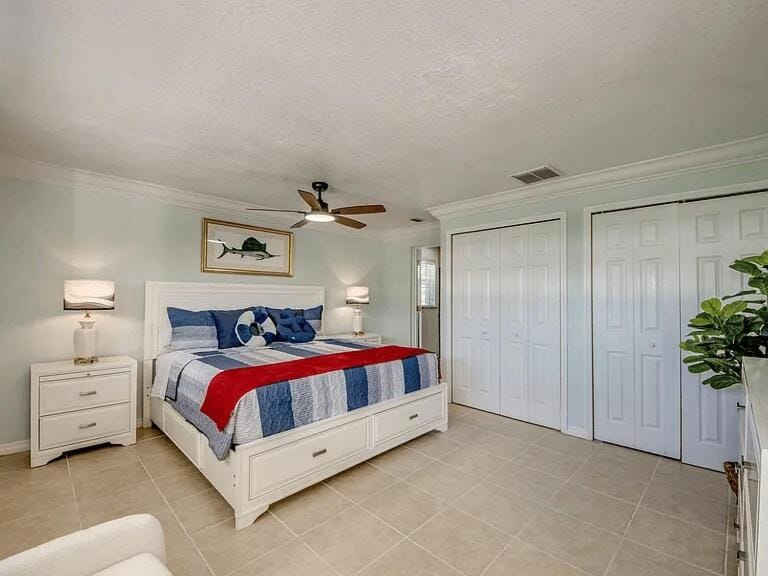 Casa Tiki - Pool, Spa, Dock, Tiki Hut, Bar & BBQ House in Cape Coral