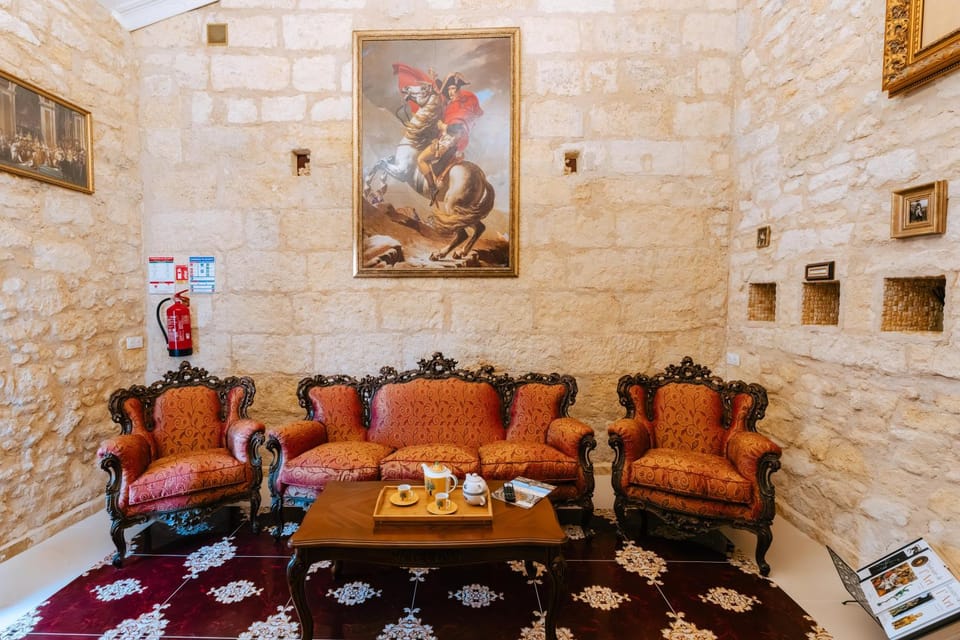 Living room, Decorative detail, Seating area