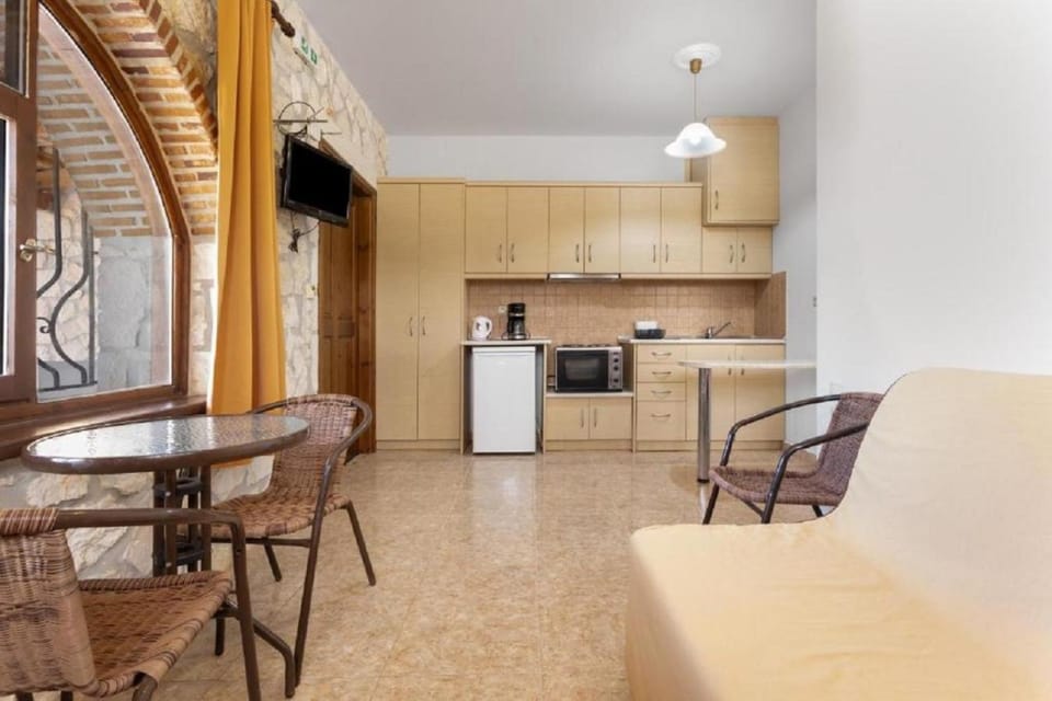 Kitchen or kitchenette, Seating area, pet friendly