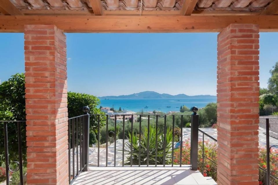 View (from property/room), Balcony/Terrace, Sea view