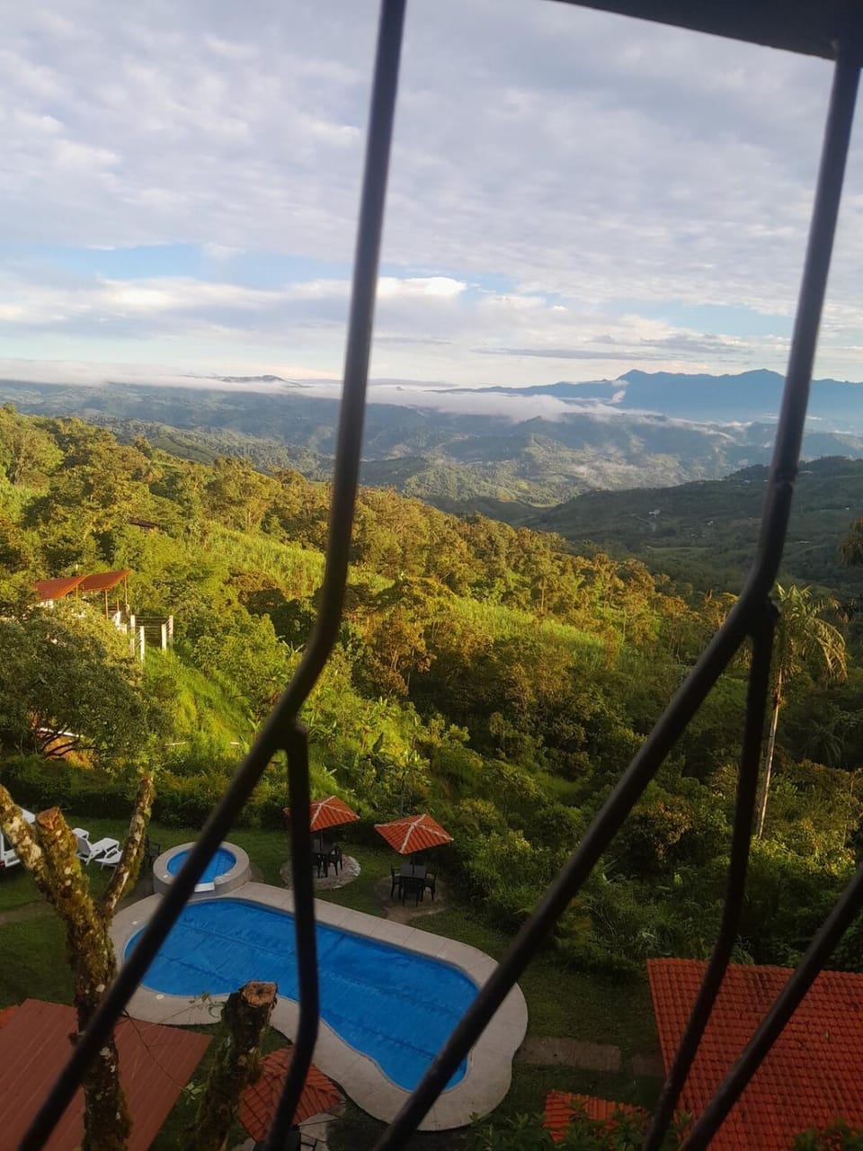 Suite relax entre naturaleza y piscina en Tulipe Apartment in Pichincha