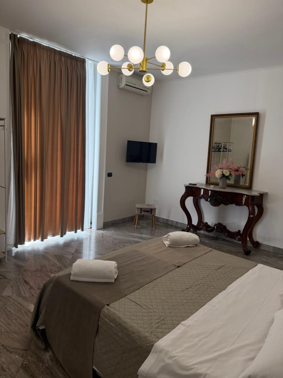 Residenza Laezza Bed and Breakfast in Naples