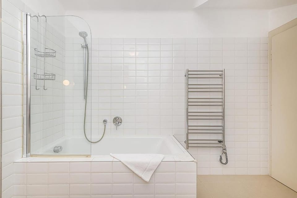 Bathroom, Bath
