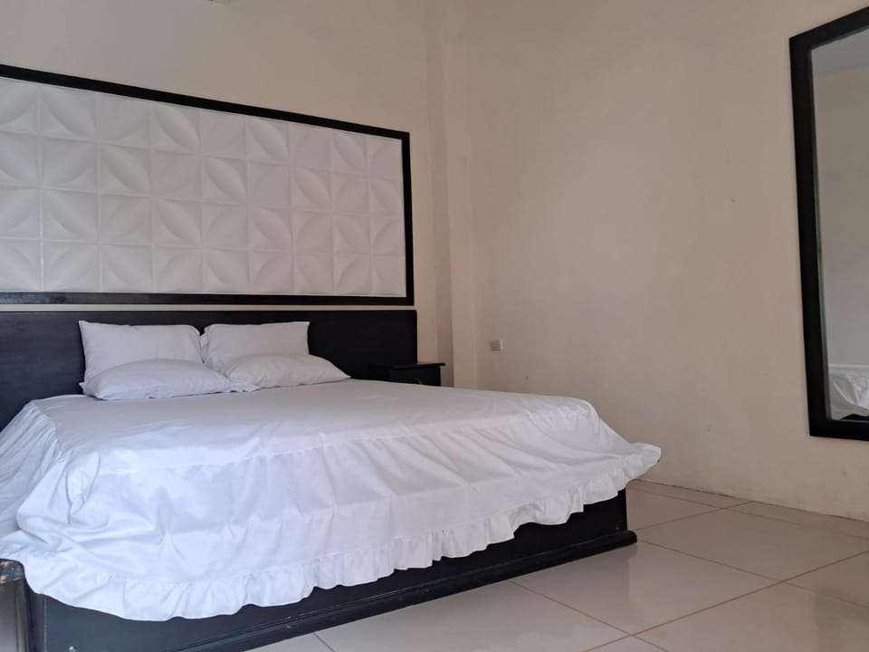 HostalElCascolManabiPuertolopez Bed and Breakfast in Puerto Lopez
