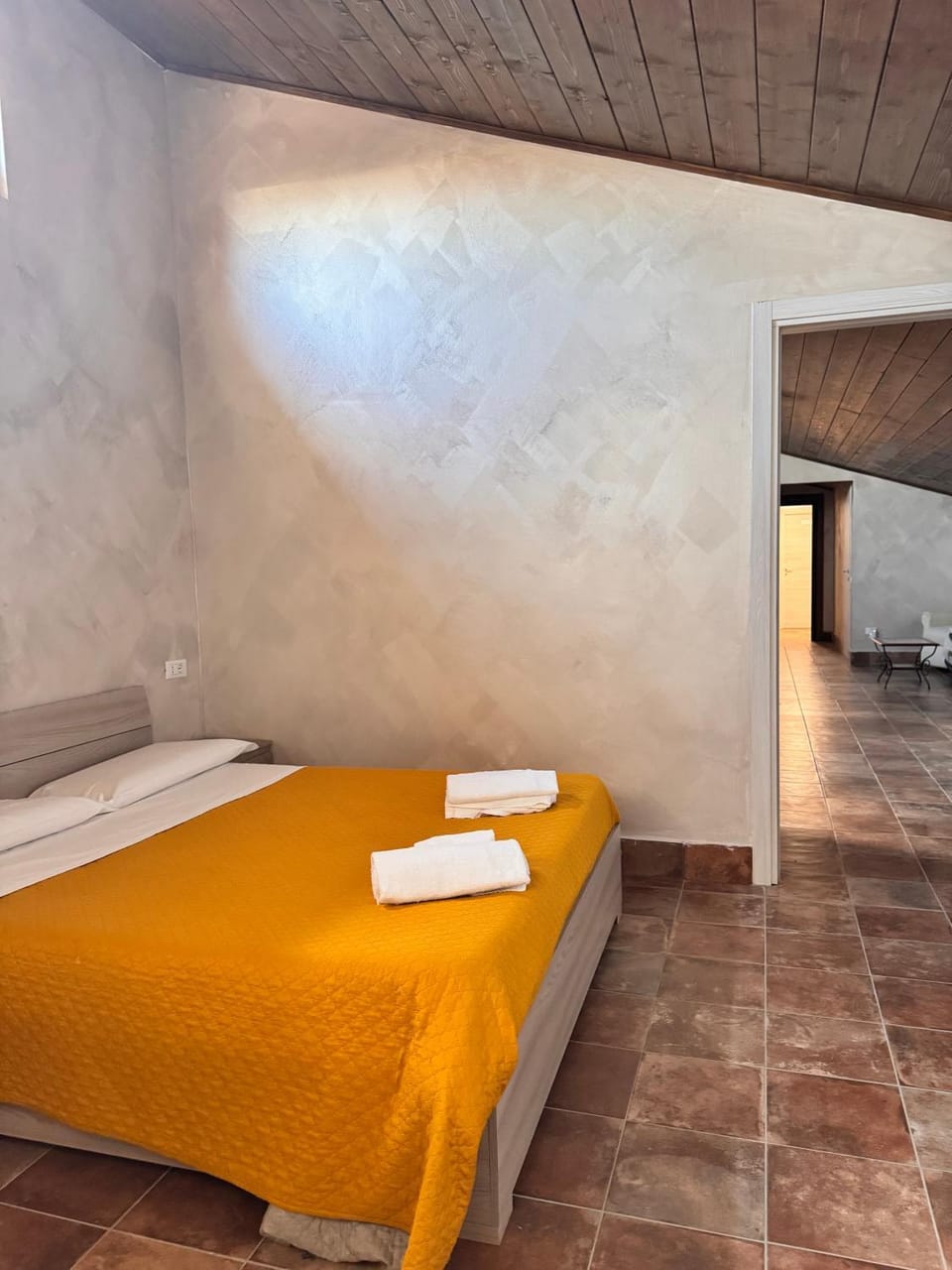 Bed, Photo of the whole room, Bedroom, towels