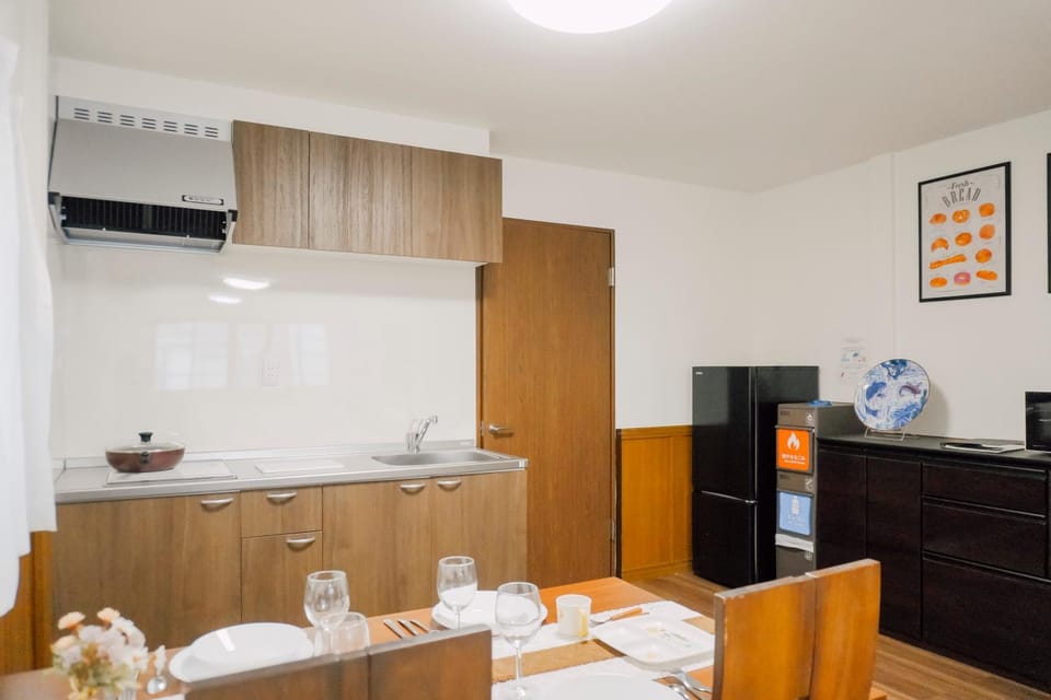 Kitchen or kitchenette, Dining area, stove