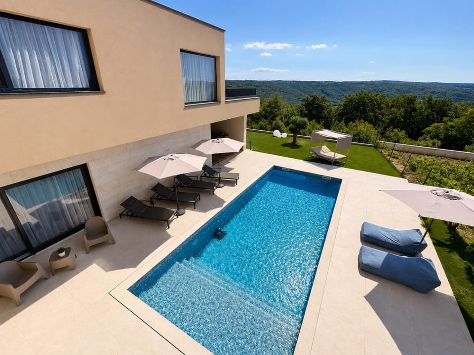 Mountain view, sunbed