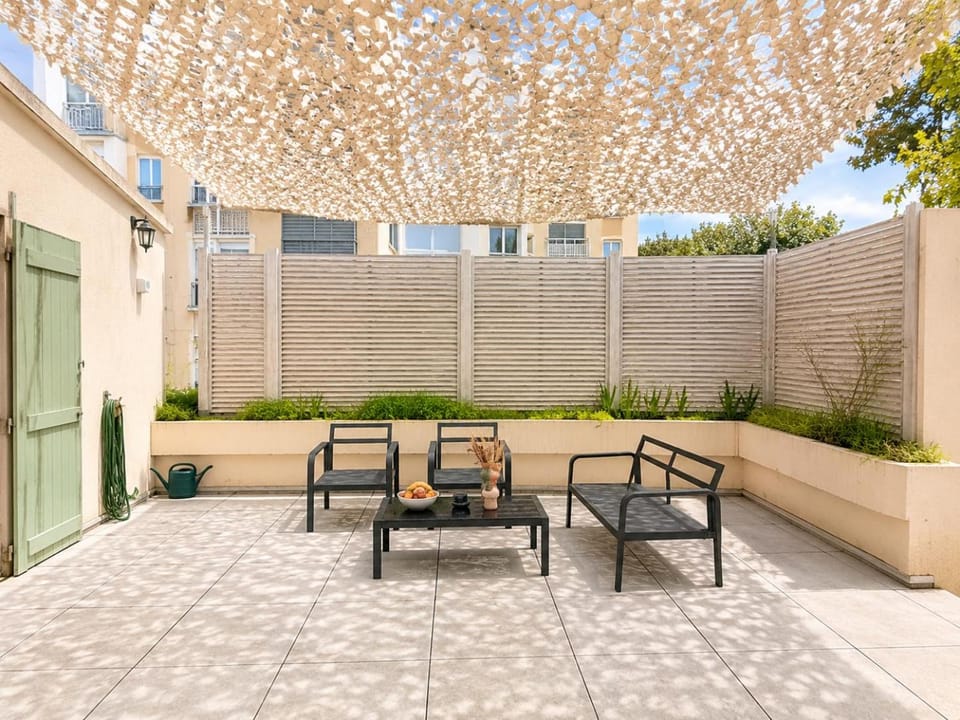 Patio, Patio, Day