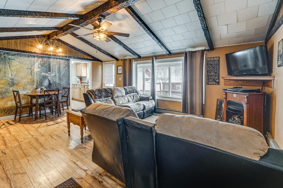 Deck & Fire Pit! Muskingum Fishing Cabin Cabin in Ohio