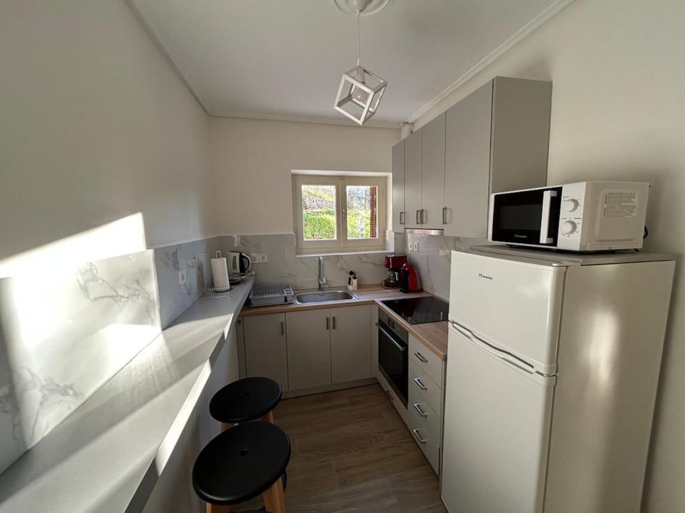 Kaya Home - Cozy Stay with Panoramic Meteora View House in Kalabaka