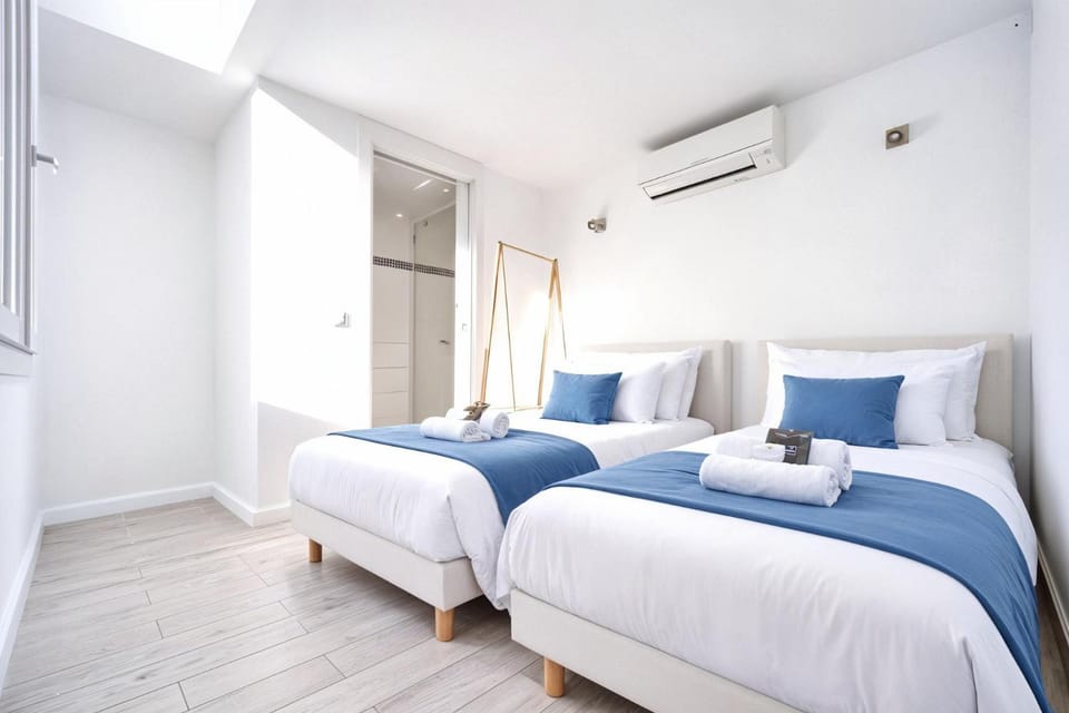 FRGK Spacious 100 sqm Loft with Terrace 2 Ensuite Apartment in Cannes