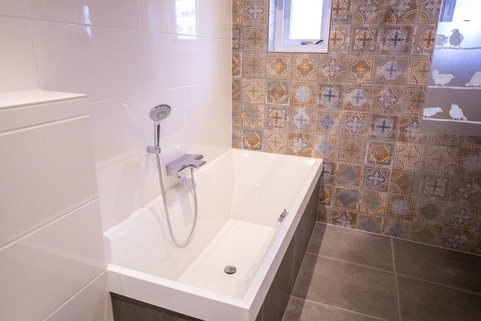 Bathroom, Bath
