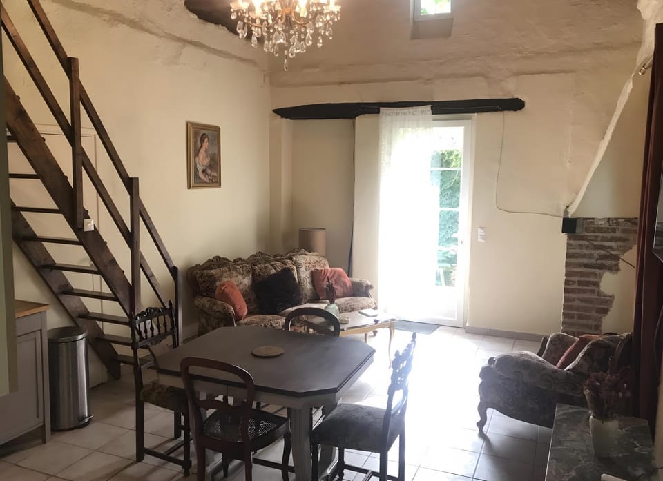 Property building, Living room