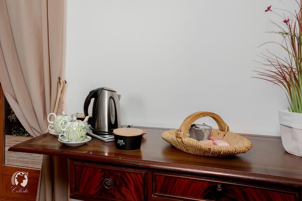 Coffee/tea facilities, Bedroom
