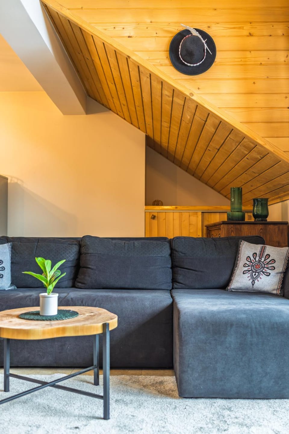 Living room, Seating area