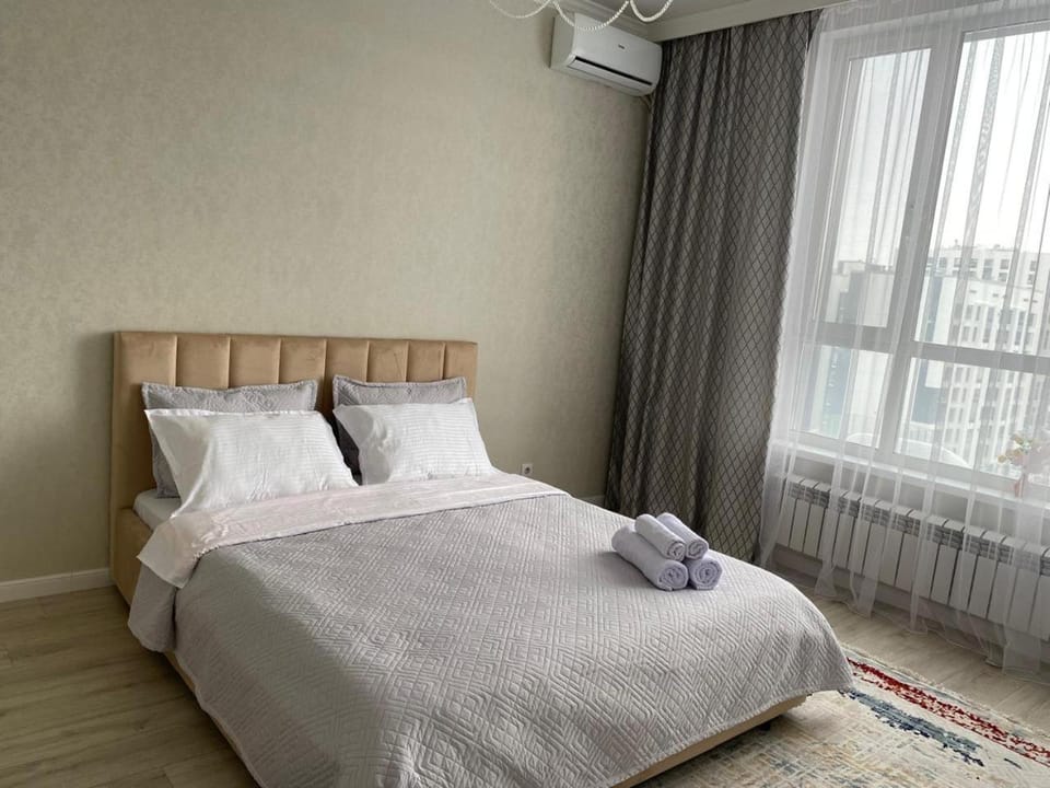 Bed, Bedroom, towels, air conditioner