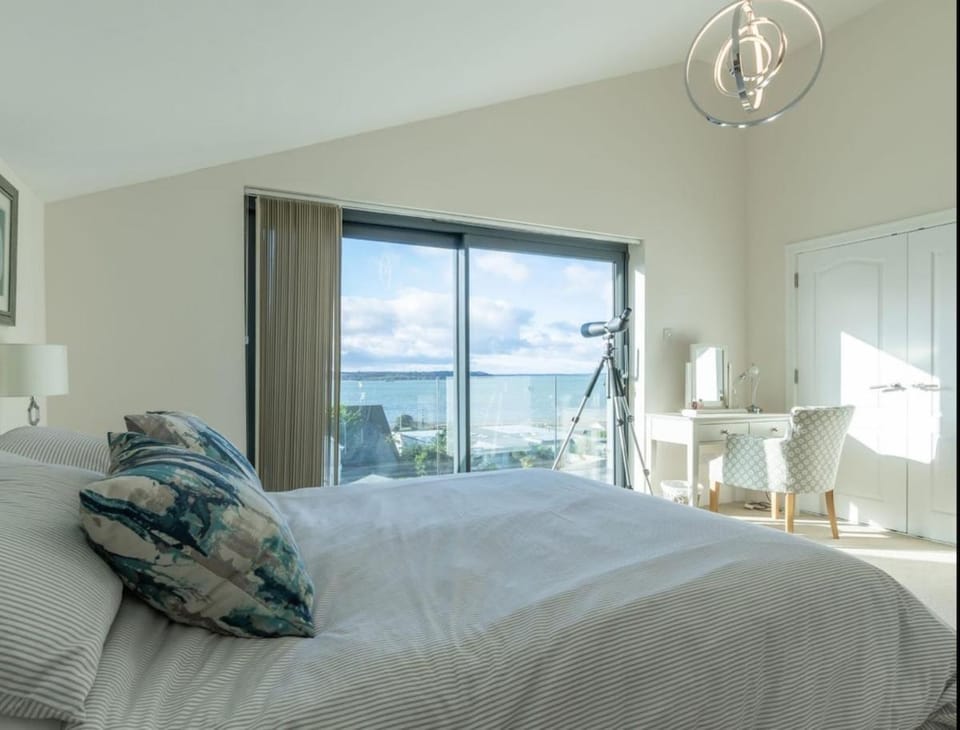 Luxury Sandbanks Home with Panoramic Sea Views House in Poole