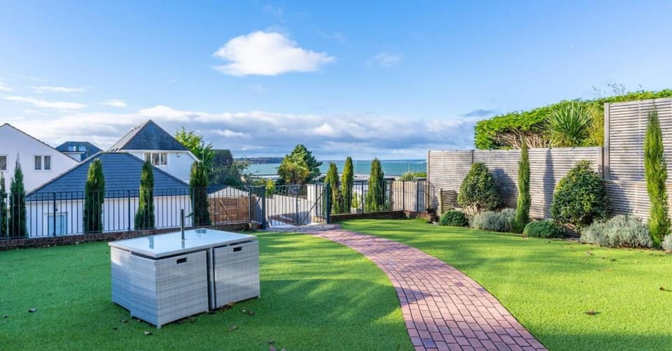 Luxury Sandbanks Home with Panoramic Sea Views House in Poole