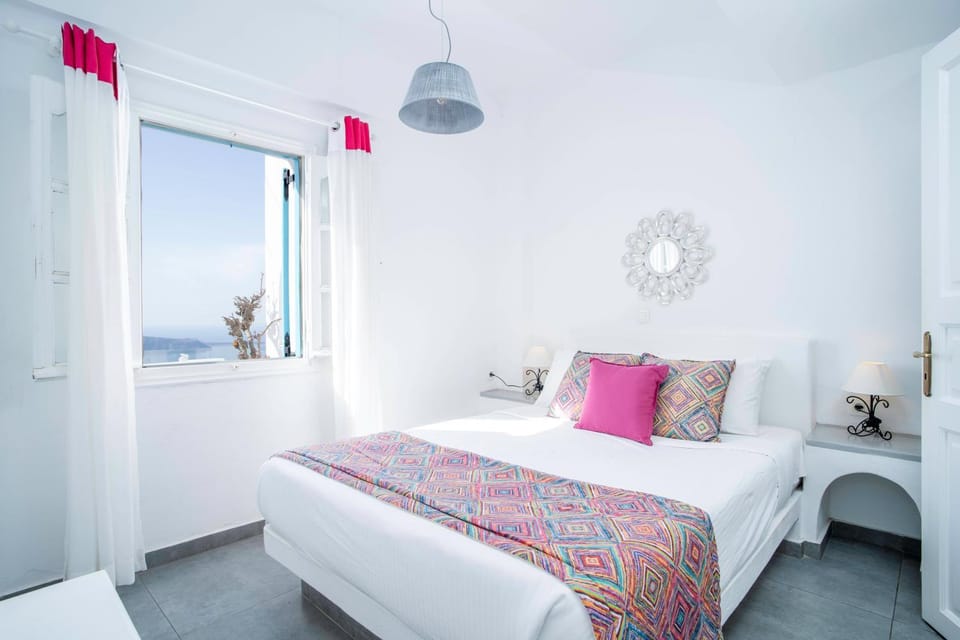 Bed, View (from property/room), Photo of the whole room, Bedroom