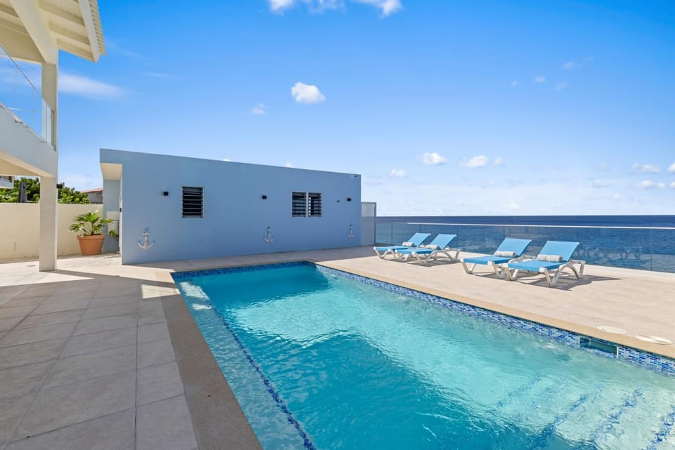 Property building, Sea view, Sea view, Swimming pool, sunbed
