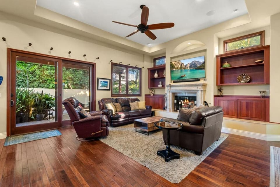 Tuscan Sands by Coastline Vacation Rentals House in San Diego
