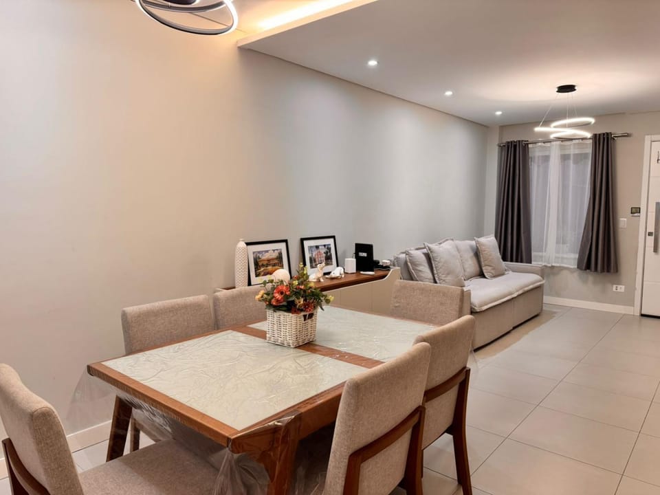 Sobrado 3 quartos com churrasqueira e 2 vagas House in Curitiba