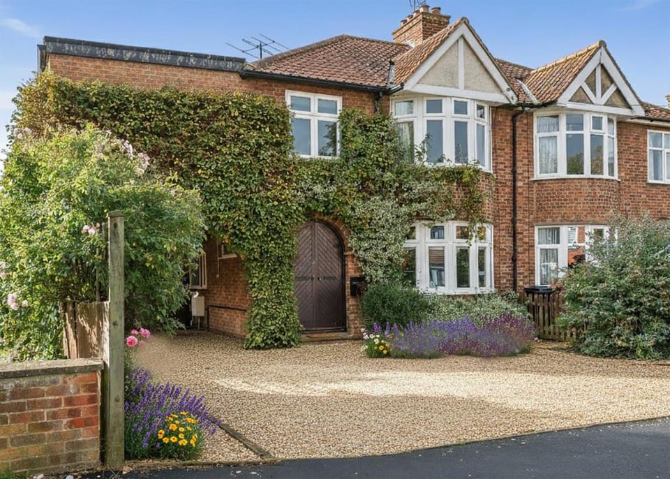 Ultimate City Home with Private Pool & Cinema Room House in Cambridge