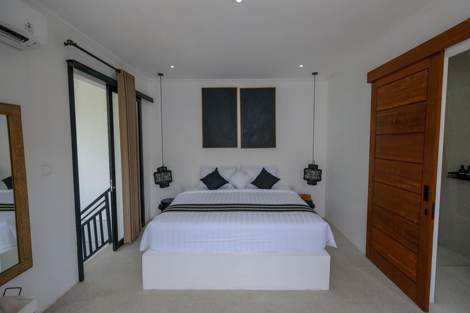 Bed, Photo of the whole room, Bedroom, air conditioner
