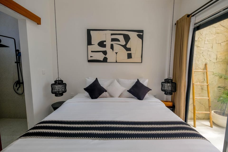 Bed, Photo of the whole room, Bedroom