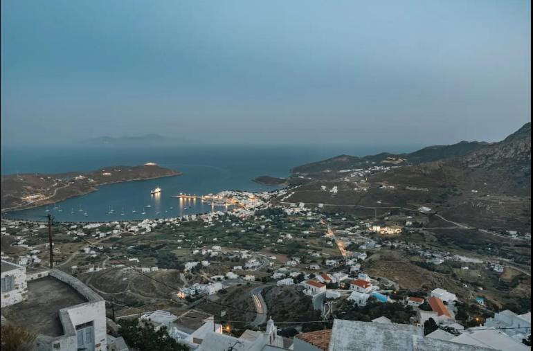 Camaraki Castle House , Chora Serifos Apartment in Milos