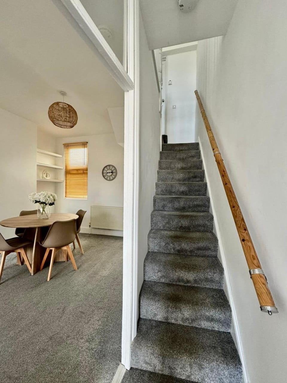 Stylish 2-Bed Home with Garden House in Exeter
