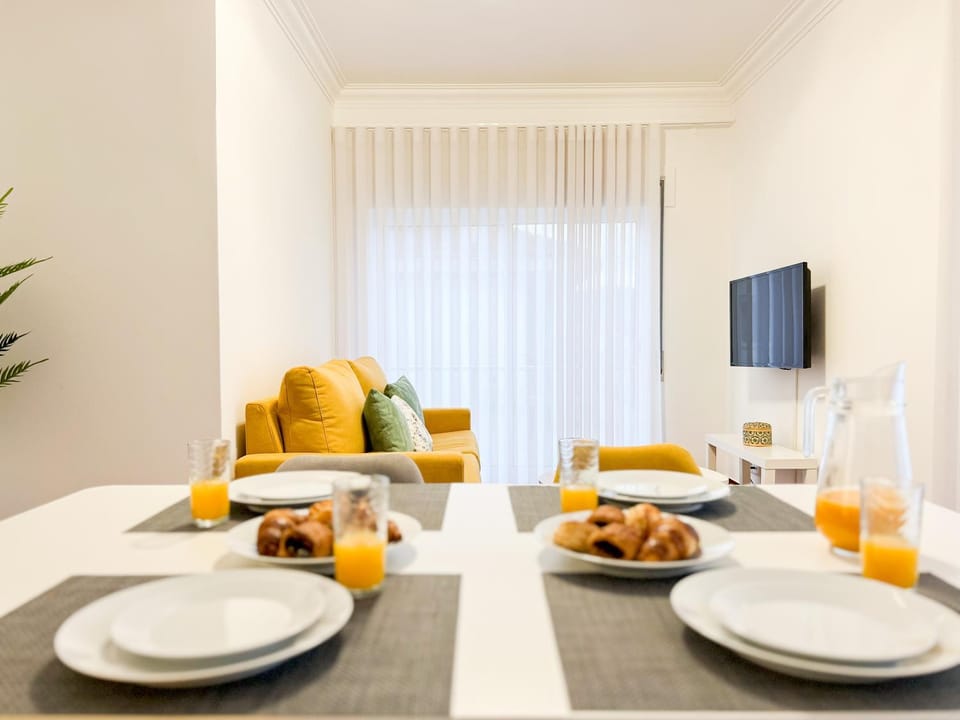 Living room, Dining area