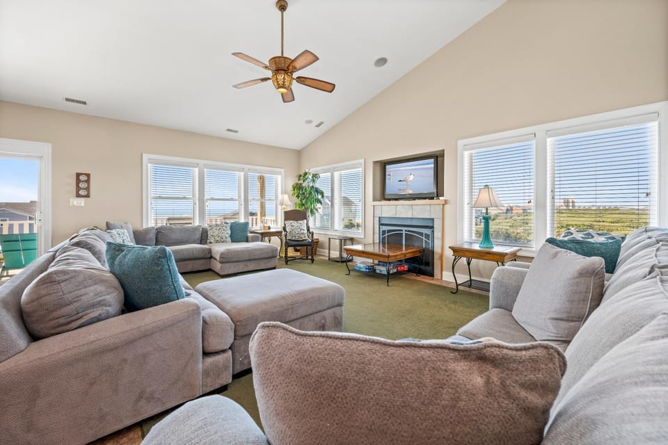 Blue Grass House in Indian Beach