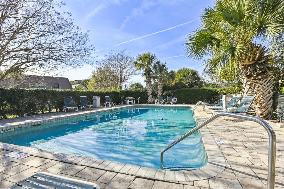 Day, Swimming pool, sunbed