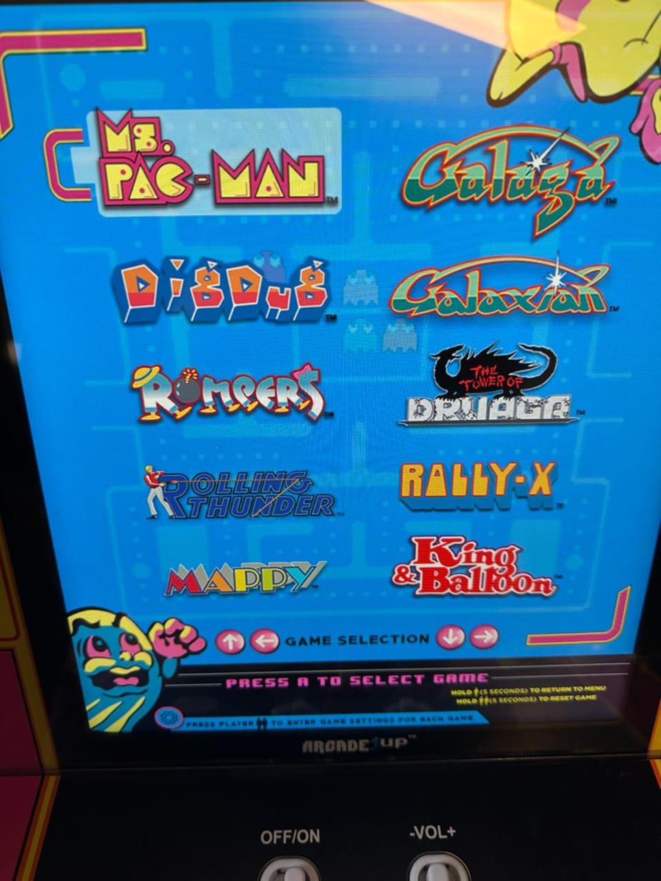PAC-MAN CAVE, 3-bedroom apartment Apartment in Boston