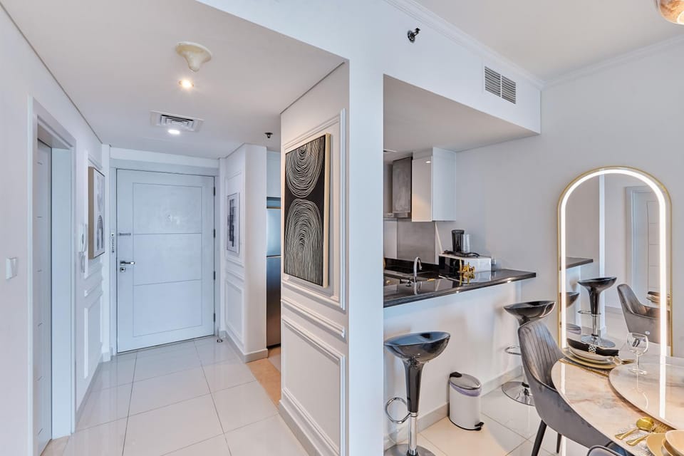Dining area, kitchen