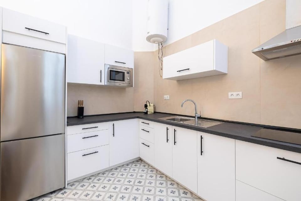 Kitchen or kitchenette, oven, stove
