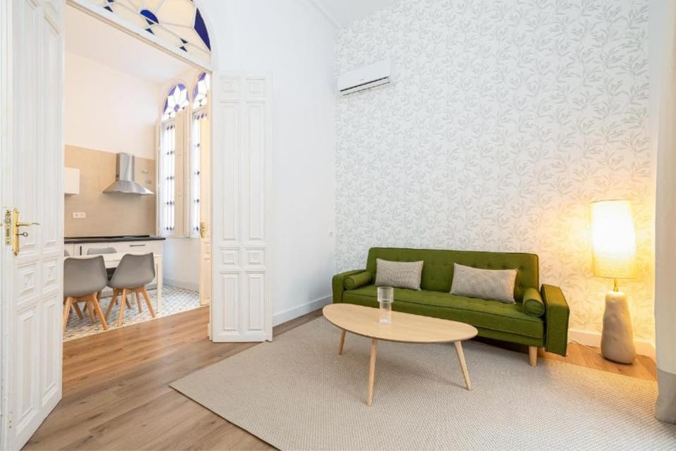 Kitchen or kitchenette, Living room, Seating area, Dining area, air conditioner