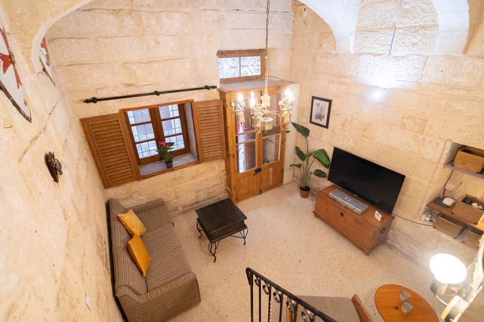 Knights Castle 1859 AD - Sliema Ferries - Seaside House in Sliema
