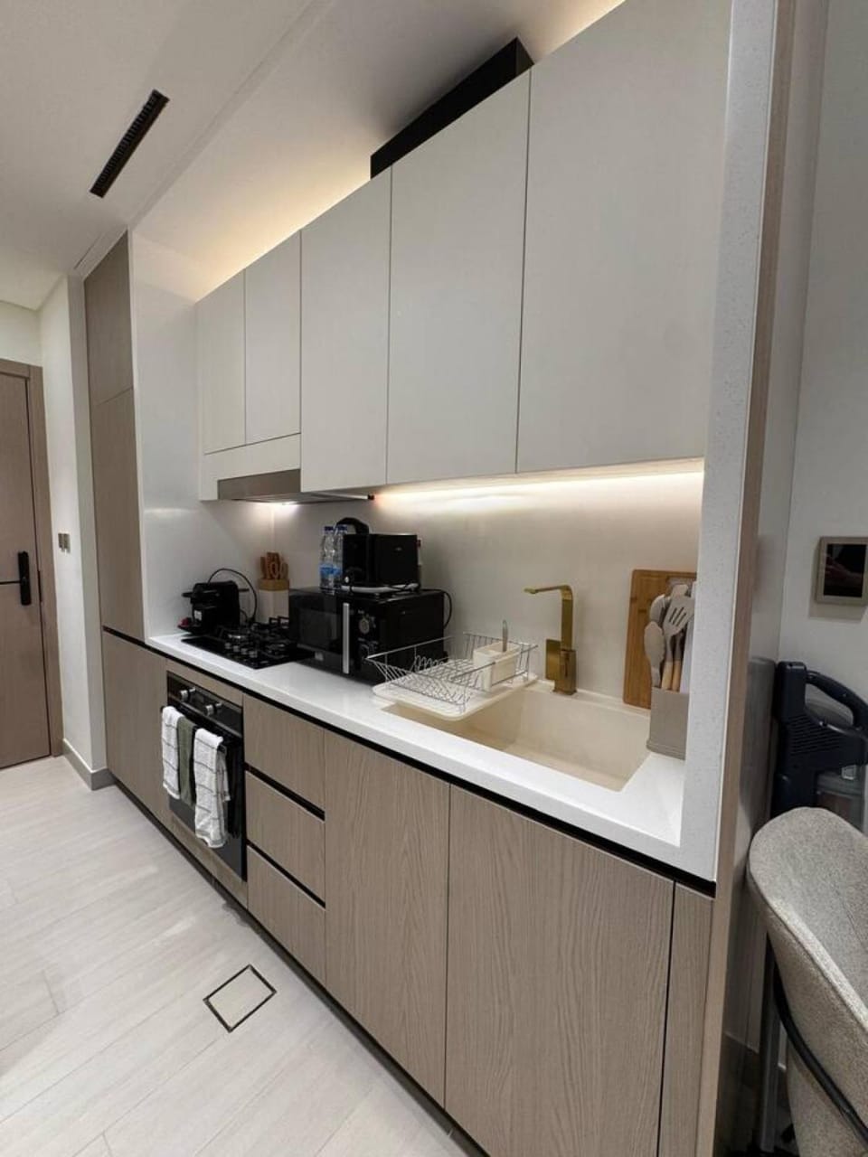 Modern and Serene Studio - JVC Apartment in Dubai