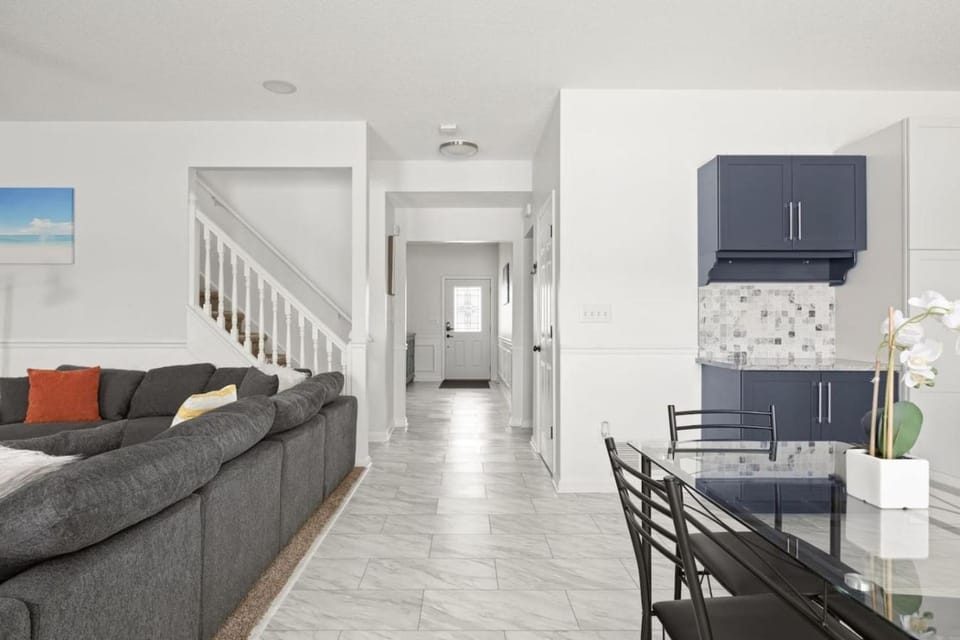 Kitchen or kitchenette, Living room, Dining area