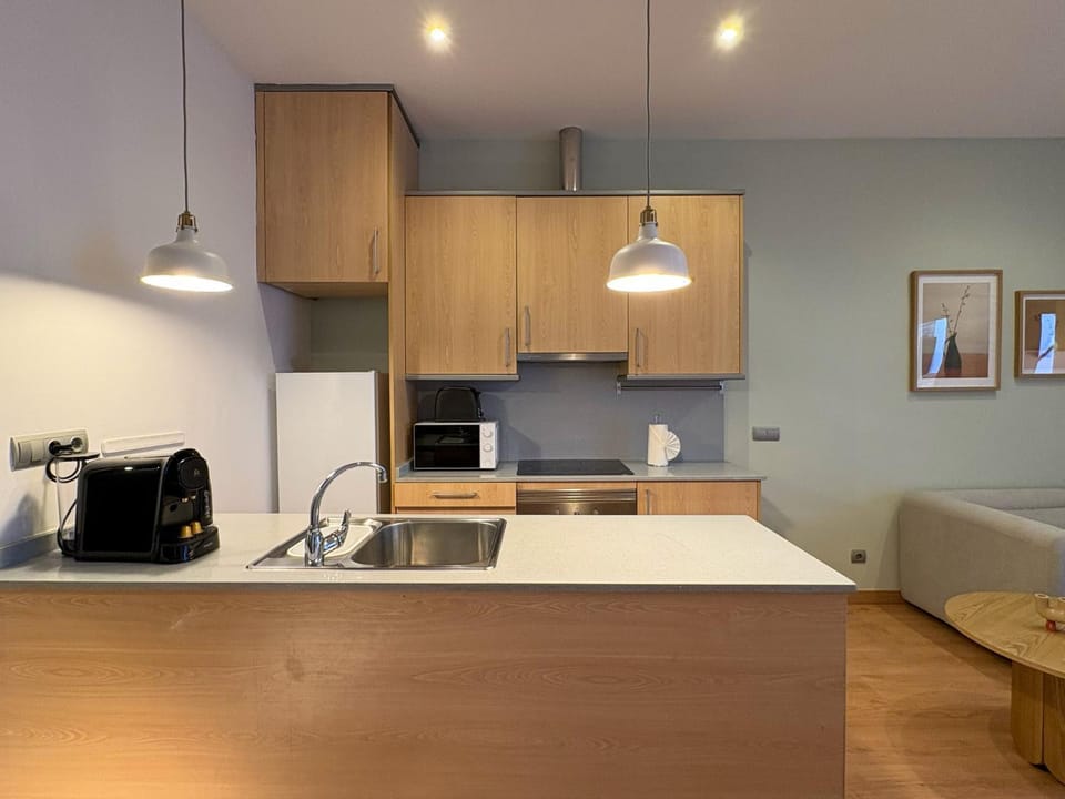 Coffee/tea facilities, Kitchen or kitchenette, Dining area, toaster
