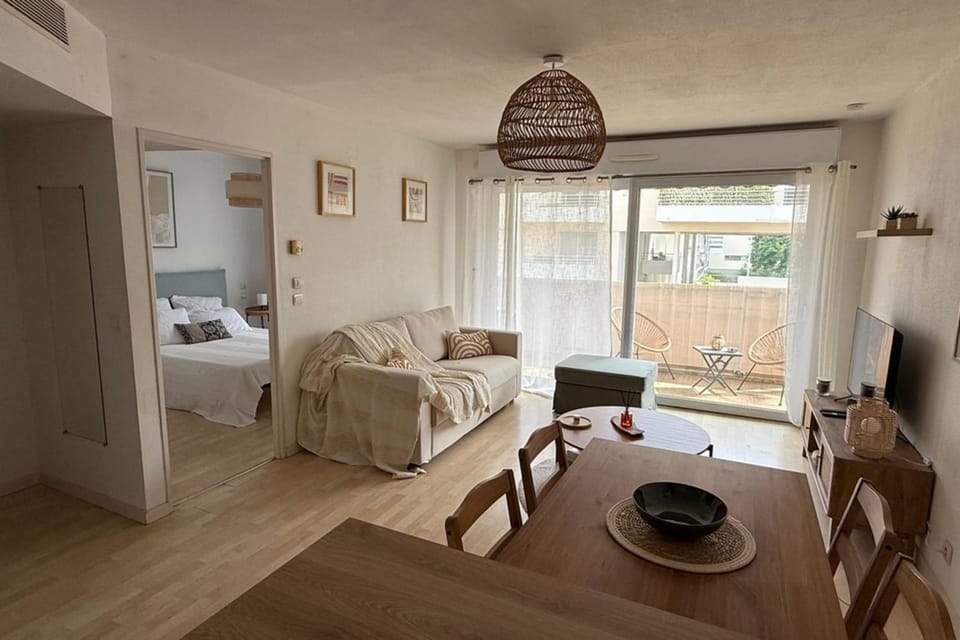 Apartment with terrace and pool in La Rochelle Apartment in La Rochelle