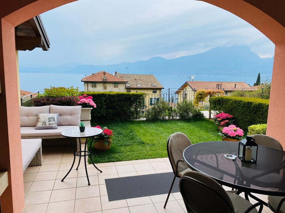 Il Paradiso Apartments Great View Gardasee Apartment in Torri del Benaco